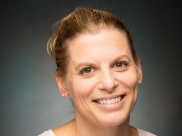 Headshot of Amanda Salacinski.