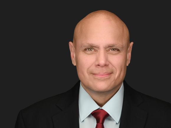 Headshot of Dr. Alejandro del Carmen.
