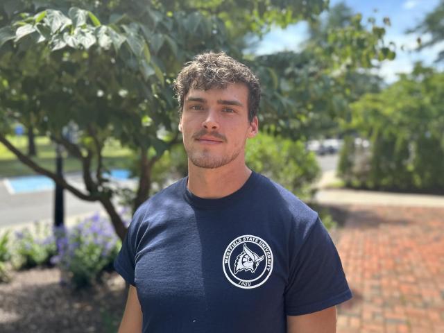 Will wearing a WSU shirt.